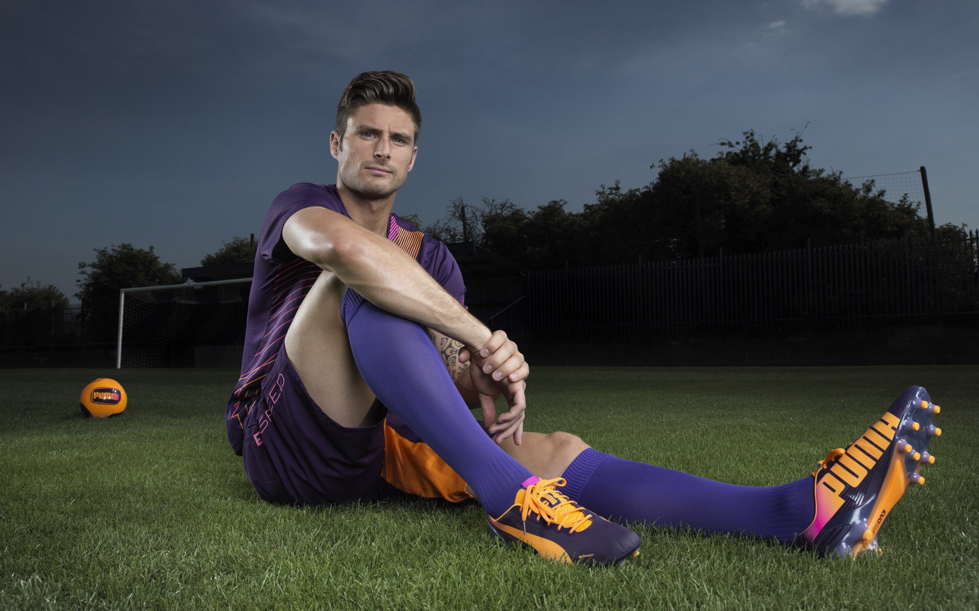 德甲最精彩瞬间：激烈对抗层出不穷，德甲身体对抗